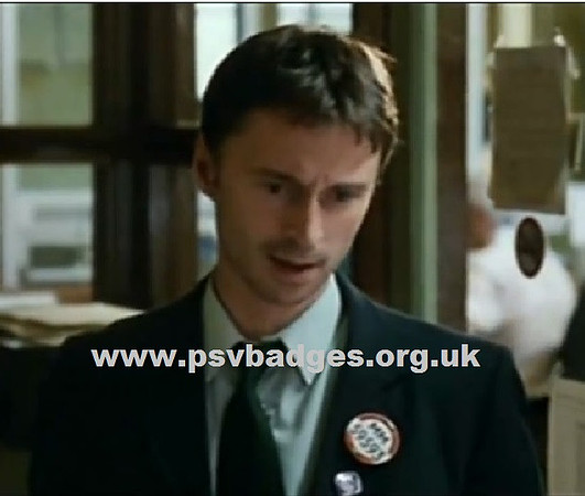 MM 59593 Actor Robert Carlisle who passed his PSV Driving Test for the film Carlas Song