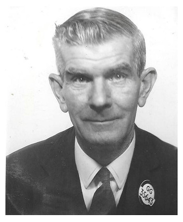 GG 35643 Black and White Motorways Driver