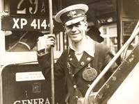 Metropolitan Police  MP Conductor 16,994 licence badge