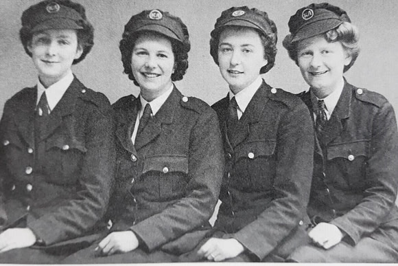 4 Conductresses from the King Alfred Motor Services fleet.