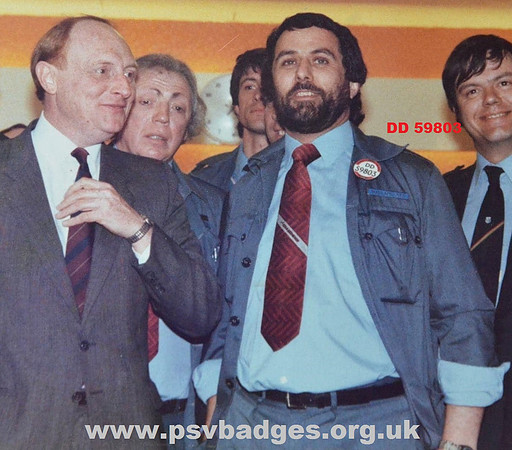 DD 59803 Midland Red Driver with Neil Kinnock.