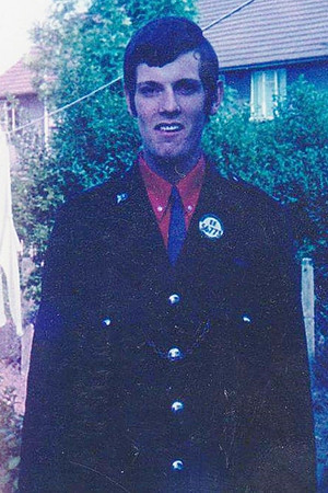 EE 56773 Badge issued in 1968 to Roger Williams a Midland Red Conductor.