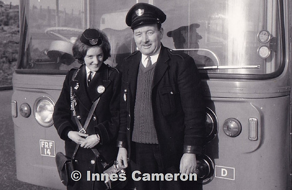 LL 25381 Walter Alexander Conductress Nancy Abbot ©Innes Cameron