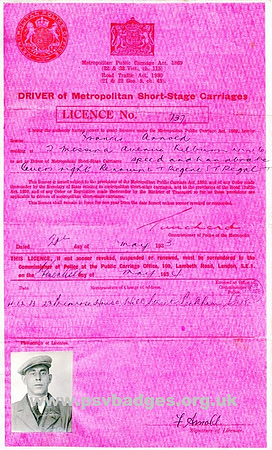 Metropolitan Short Stage Carriage - Drivers Licence number 937 issued May 1933