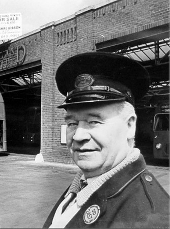 DD 24574 Midland Red Driver. Note the cloth cap badge