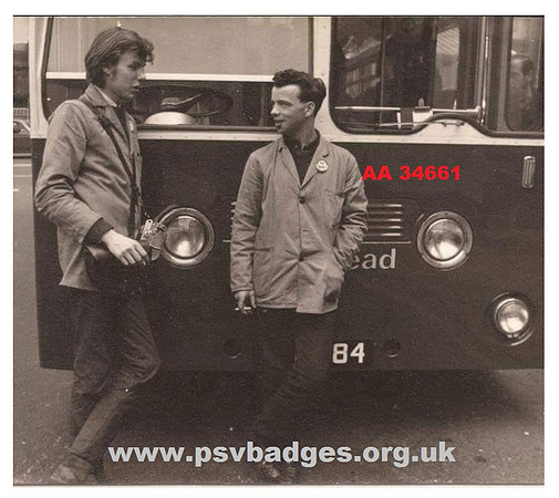 AA 34661 Gateshead Omnibus Company crew